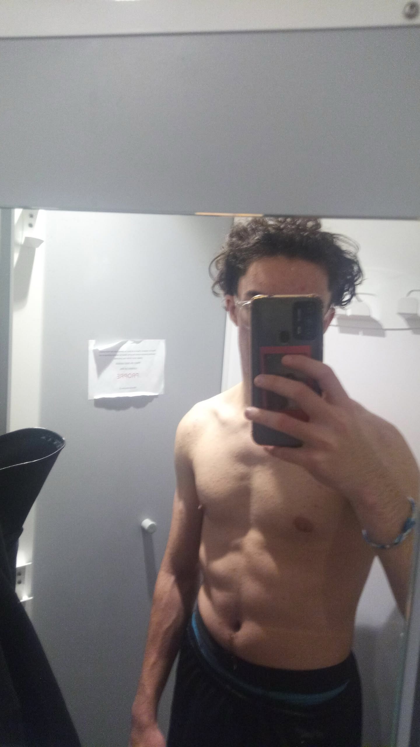 Profil de Manek